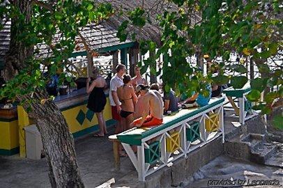 Carib Beach Apartments Negril Exterior foto